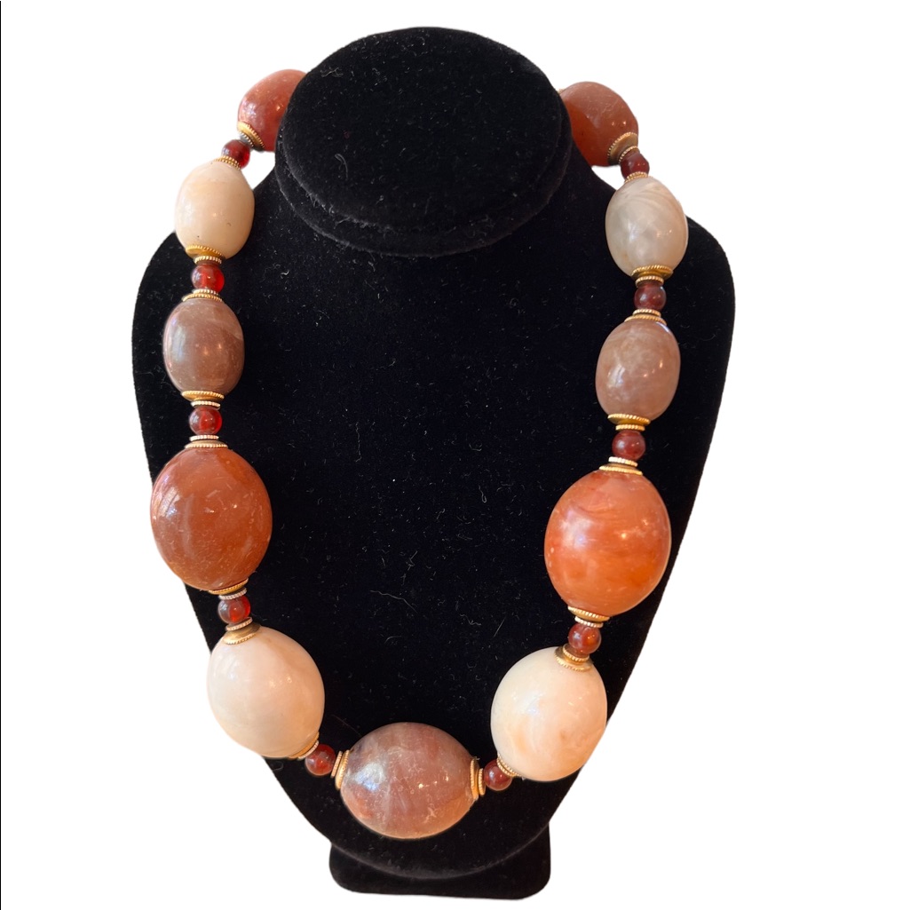 Vintage Chunky Bead Necklace Signed Hong Kong 22$